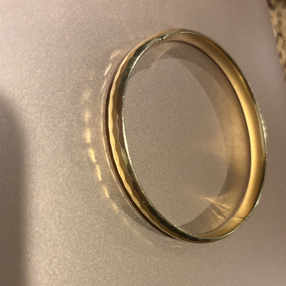 14 karat gold bangle bracelet .31 grams